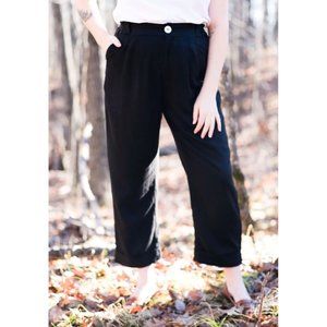 Lev Apparel Black Beauty Beth Trousers Cropped Pleated Pants Size M (Runs Small)